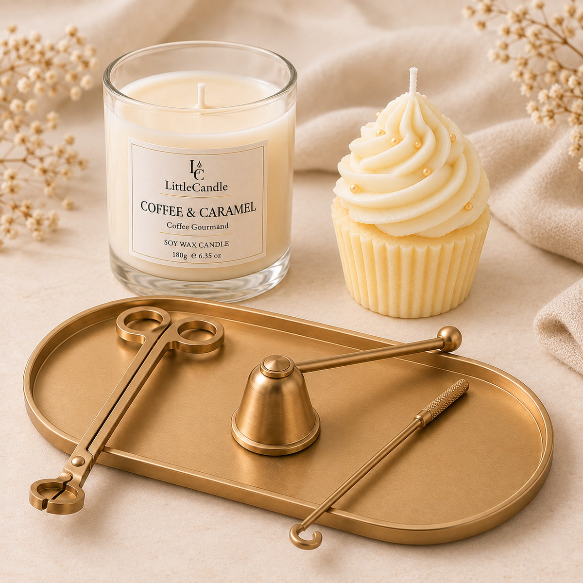 Bộ quà tặng nến thơm cao cấp LittleCandle gồm nến hương cà phê caramel, nến bánh kem vani và bộ dụng cụ chăm sóc – GS-008